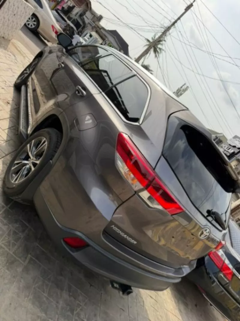 Toyota Highlander - 2016