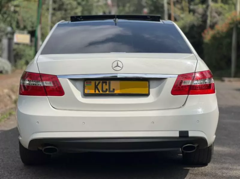 Mercedes-Benz E 250   - 2010