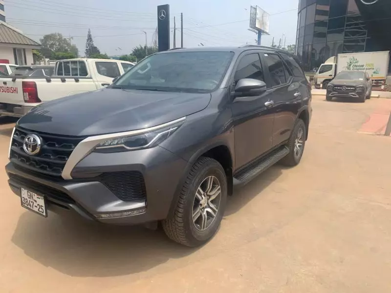 Toyota Fortuner   - 2025