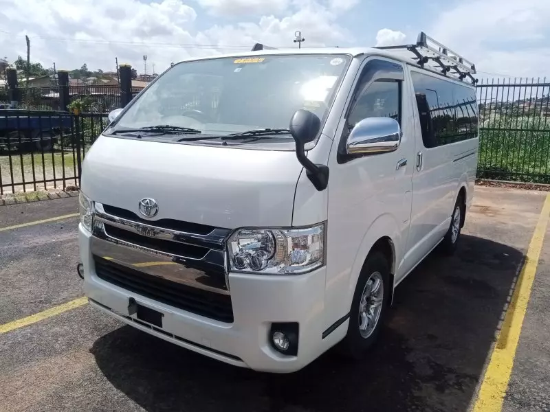 Toyota Hiace   - 2012