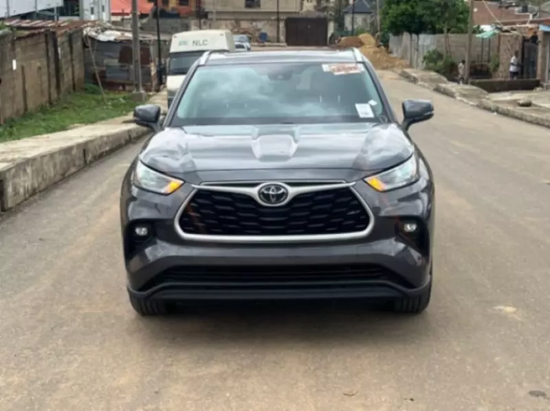 Toyota Highlander   - 2020