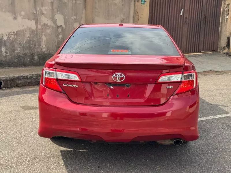 Toyota camry   - 2012