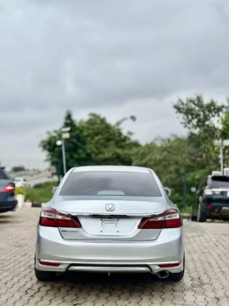 Honda Accord   - 2015