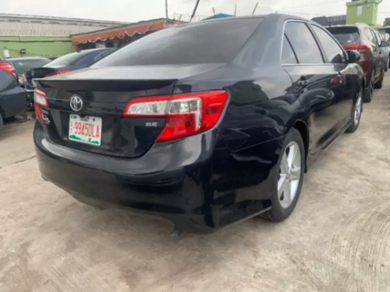 Toyota Camry   - 2014