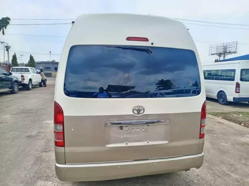 Toyota Hiace   - 2018