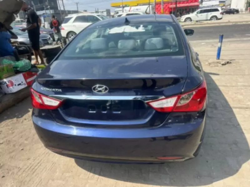Hyundai Sonata   - 2013