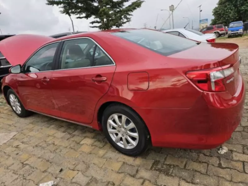 Toyota Camry   - 2013