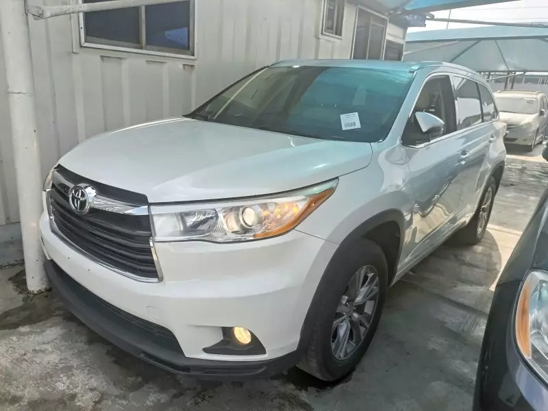 Toyota Highlander   - 2014