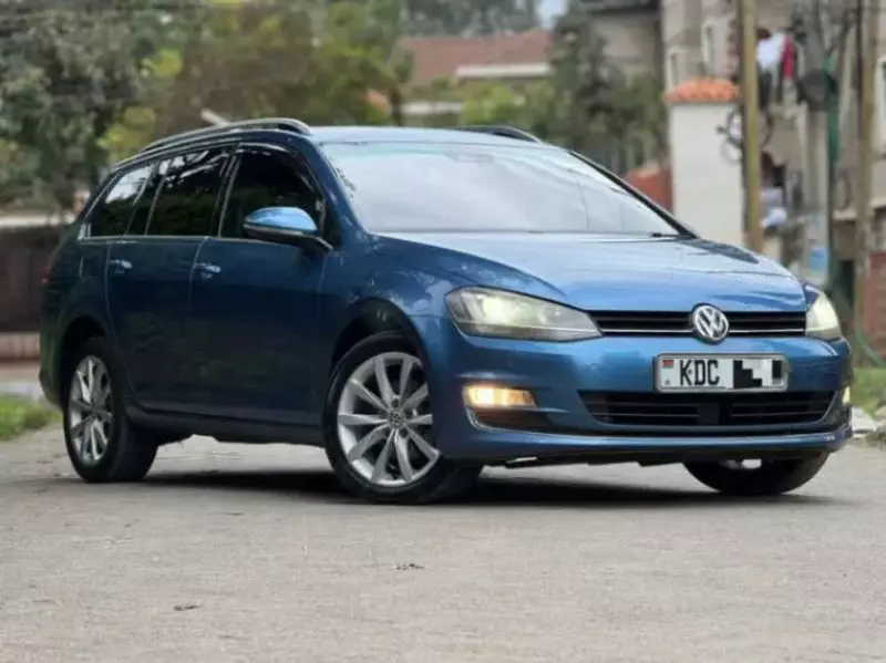 Volkswagen Golf   - 2014