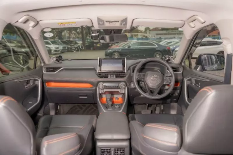 Toyota RAV 4   - 2019