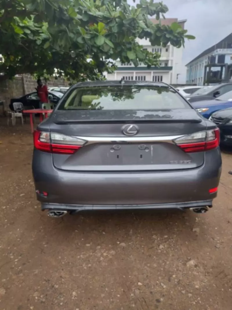 Lexus ES 350   - 2015