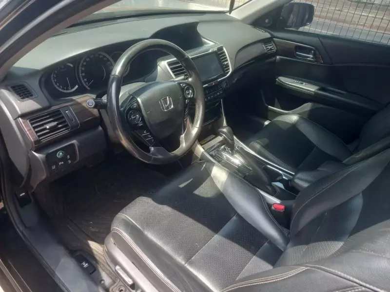 Honda Accord   - 2017