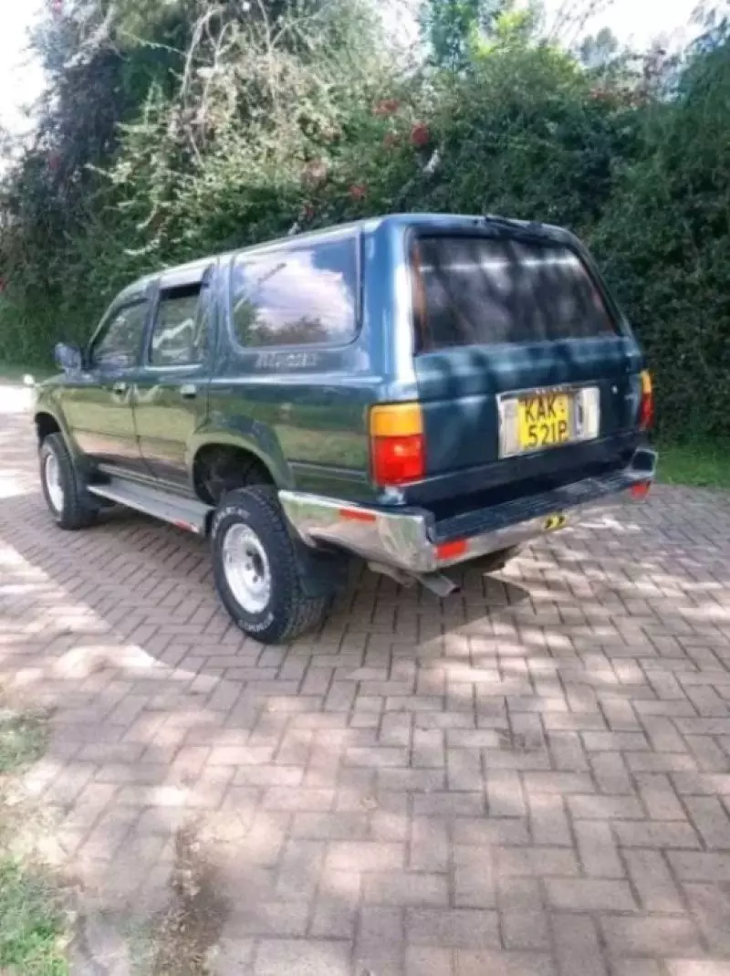 Toyota Hilux Surf    - 1989