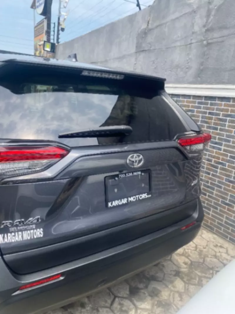Toyota RAV 4   - 2021