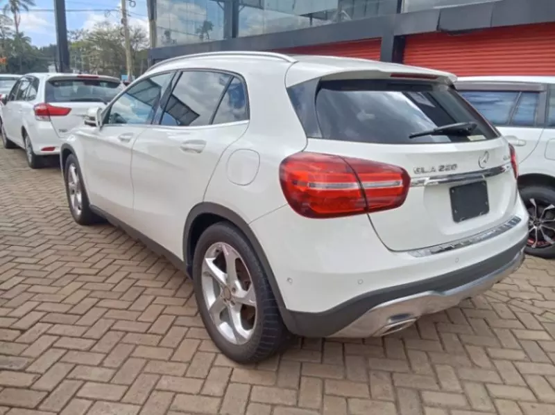 Mercedes-Benz GLA 220   - 2017