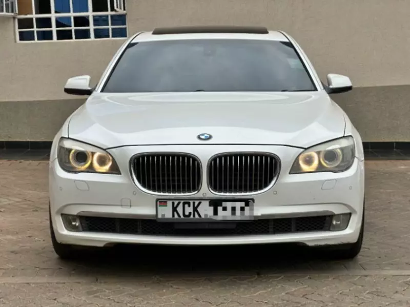 BMW 740   - 2009