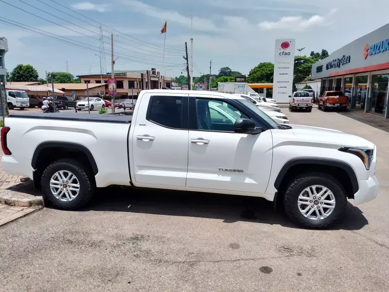 Toyota Tundra   - 2023