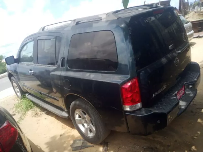 Nissan Armada   - 2006