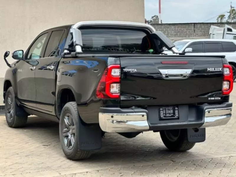 Toyota Hilux   - 2020