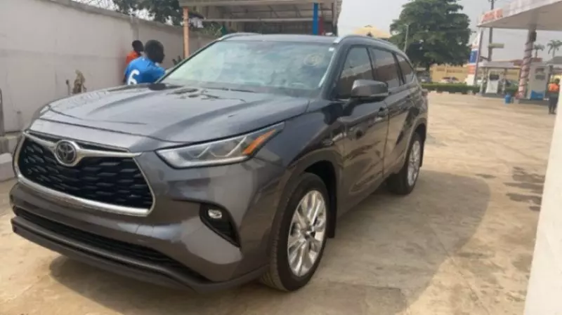 Toyota Highlander   - 2022