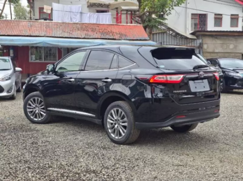 Toyota Harrier   - 2018