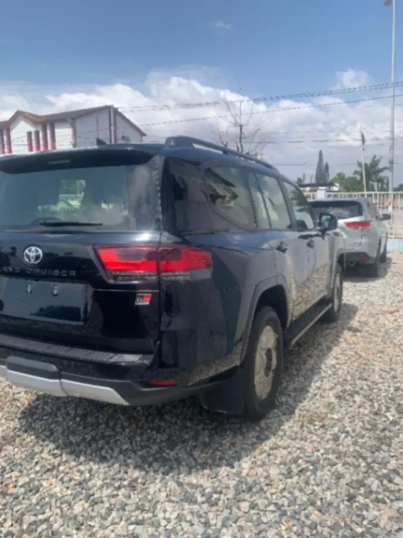 Toyota Landcruiser  V8