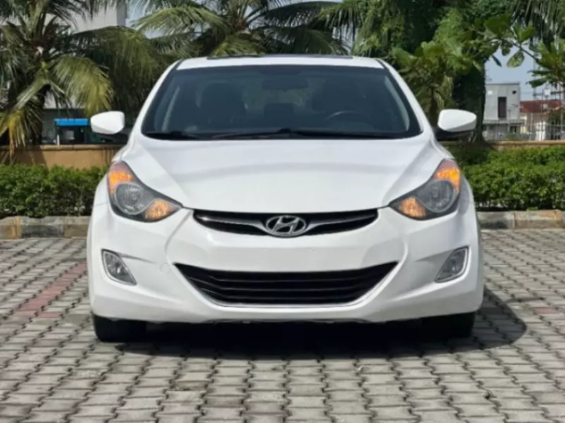Hyundai Sonata   - 2012