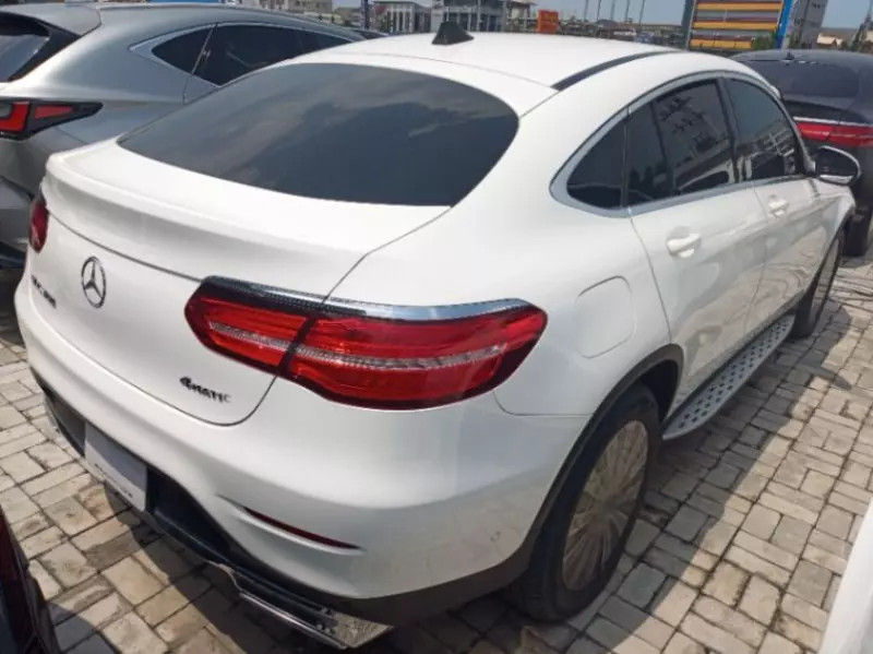 Mercedes-Benz GLC 300   - 2018