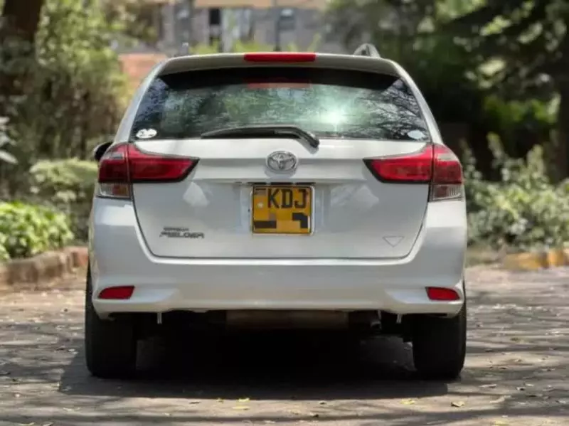 Toyota Fielder    -