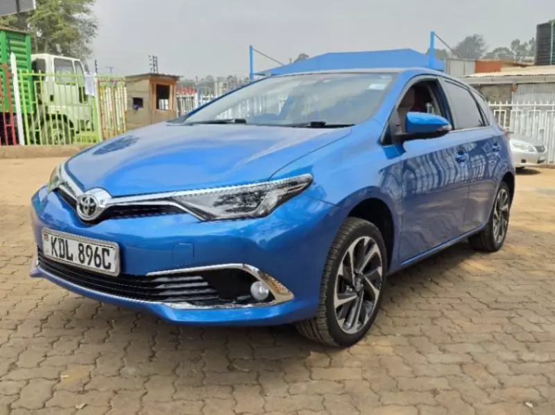 Toyota Auris   - 2016