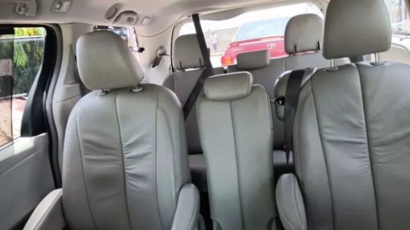 Toyota Sienna   - 2011