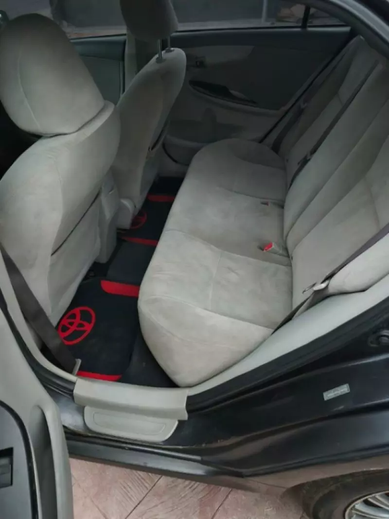 Toyota Corolla   - 2010