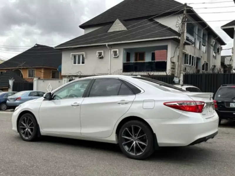 Toyota Camry   - 2015