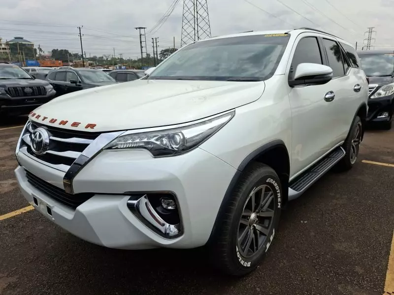 Toyota Fortuner   - 2017