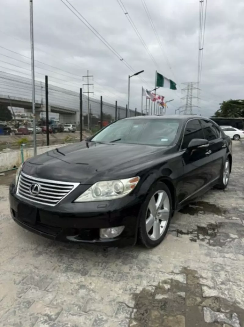 Lexus LS 460