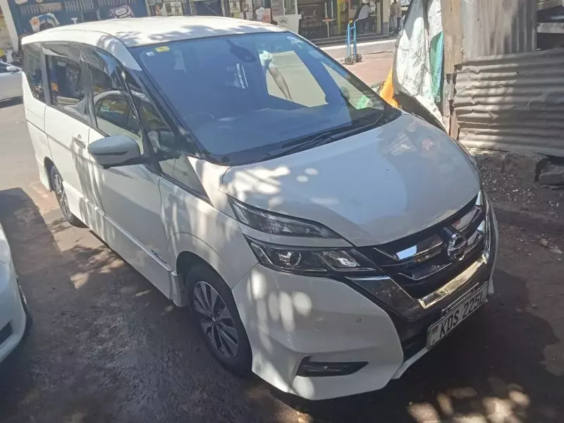 Nissan Serena - 2017