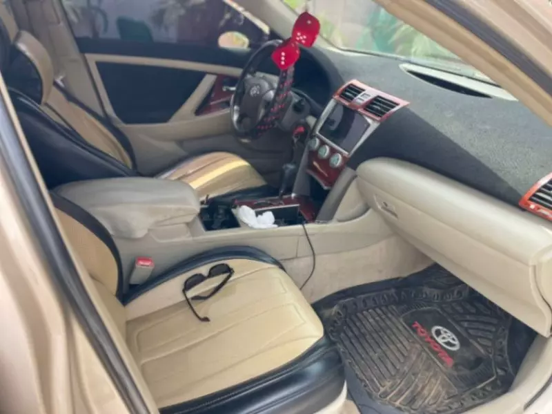 Toyota Camry   - 2009