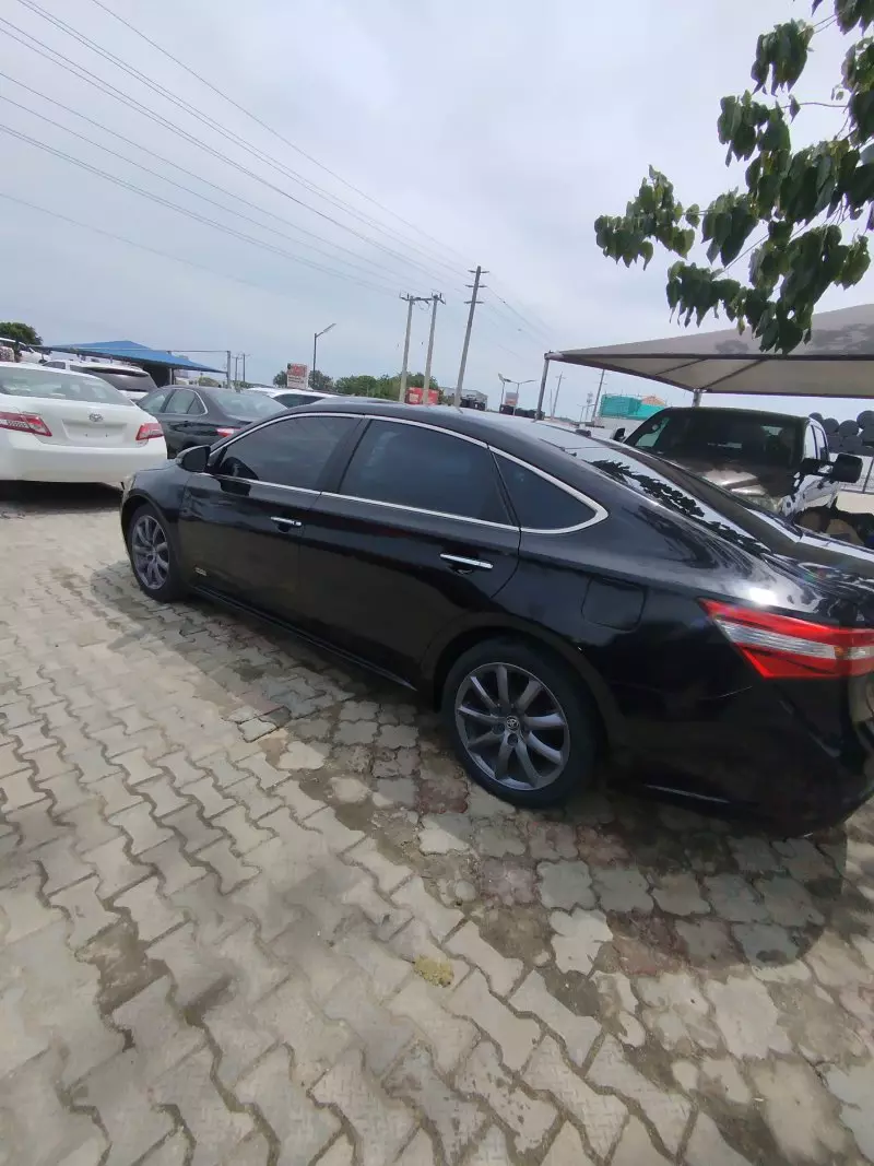 Toyota Avalon   - 2015