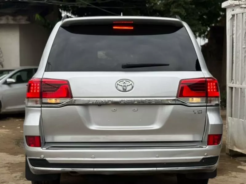 Toyota Land Cruiser   - 2015