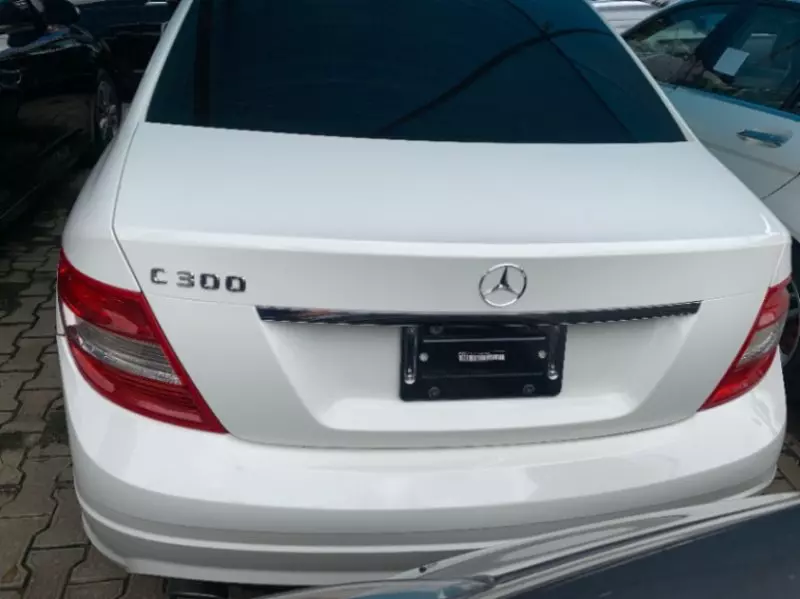 Mercedes-Benz C 300   - 2010