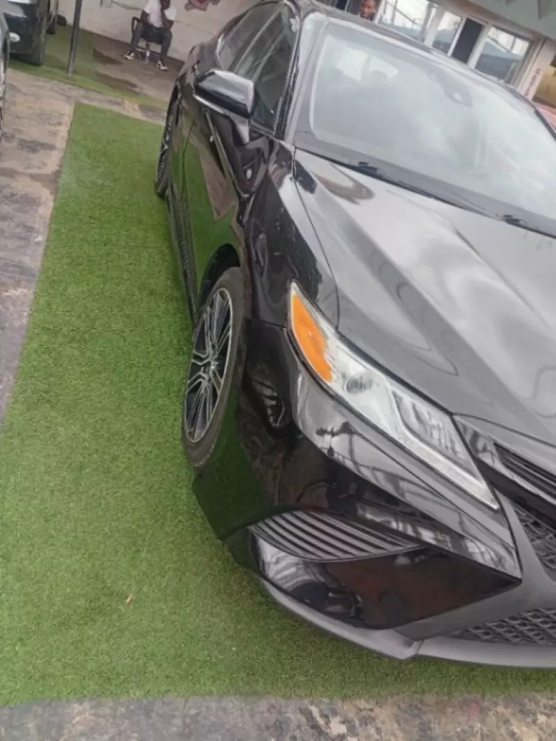 Toyota camry   - 2019