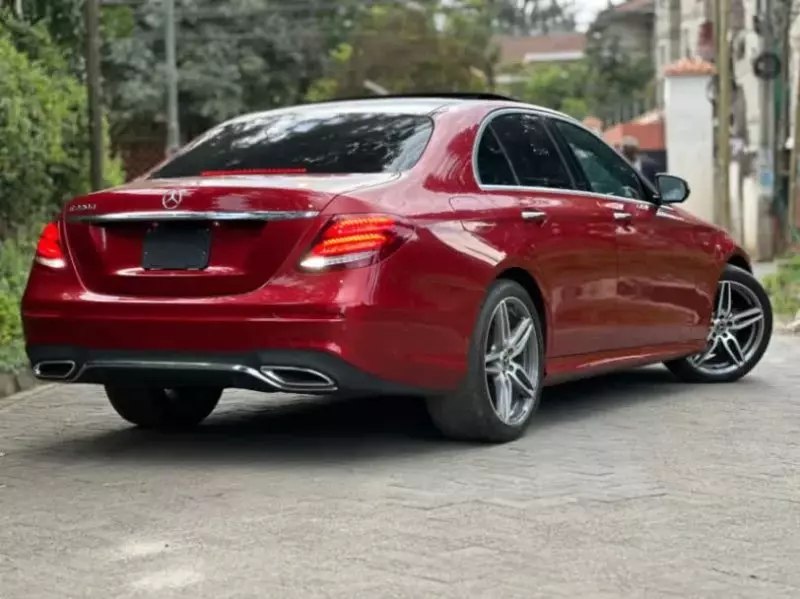 Mercedes-Benz E 220   - 2018