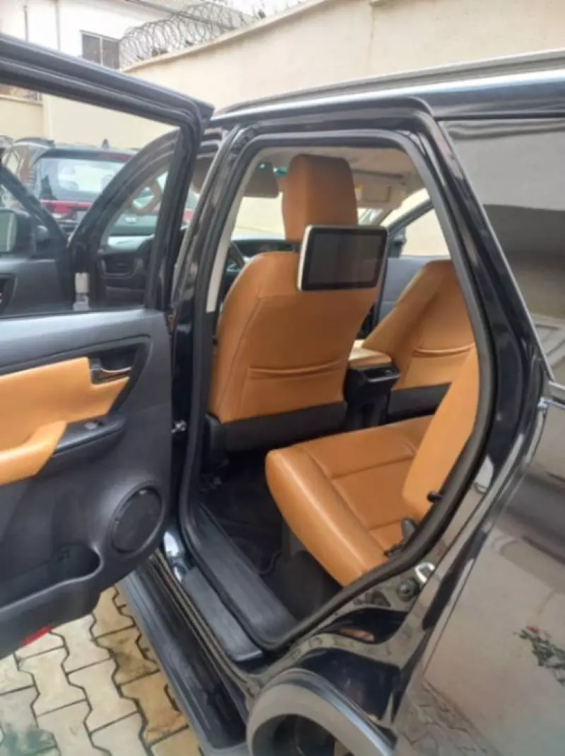 Toyota Fortuner   - 2021