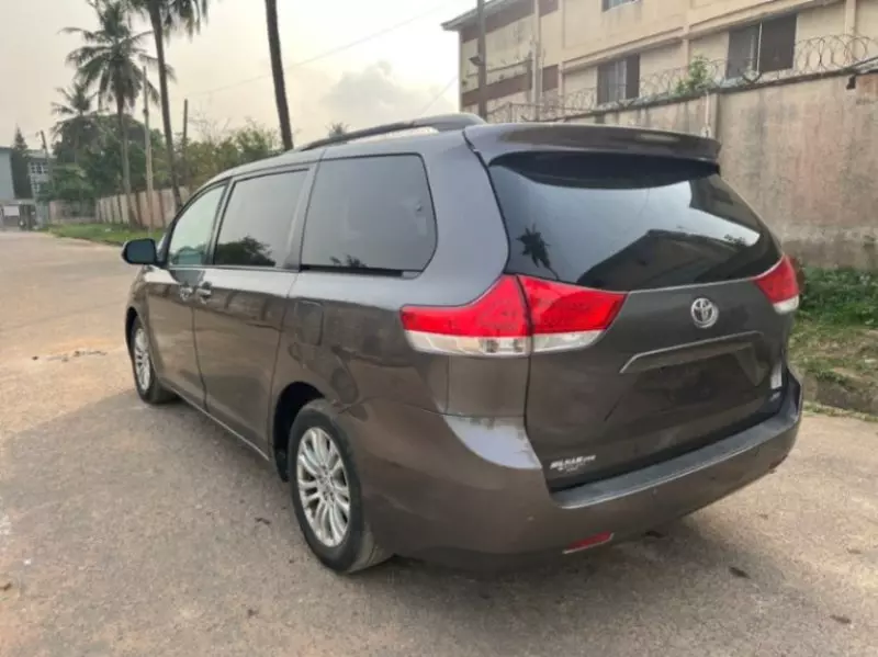 Toyota Sienna