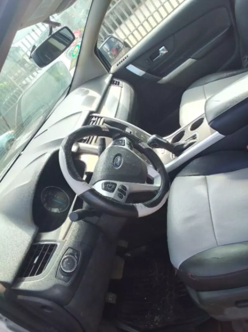 Ford Edge   - 2013