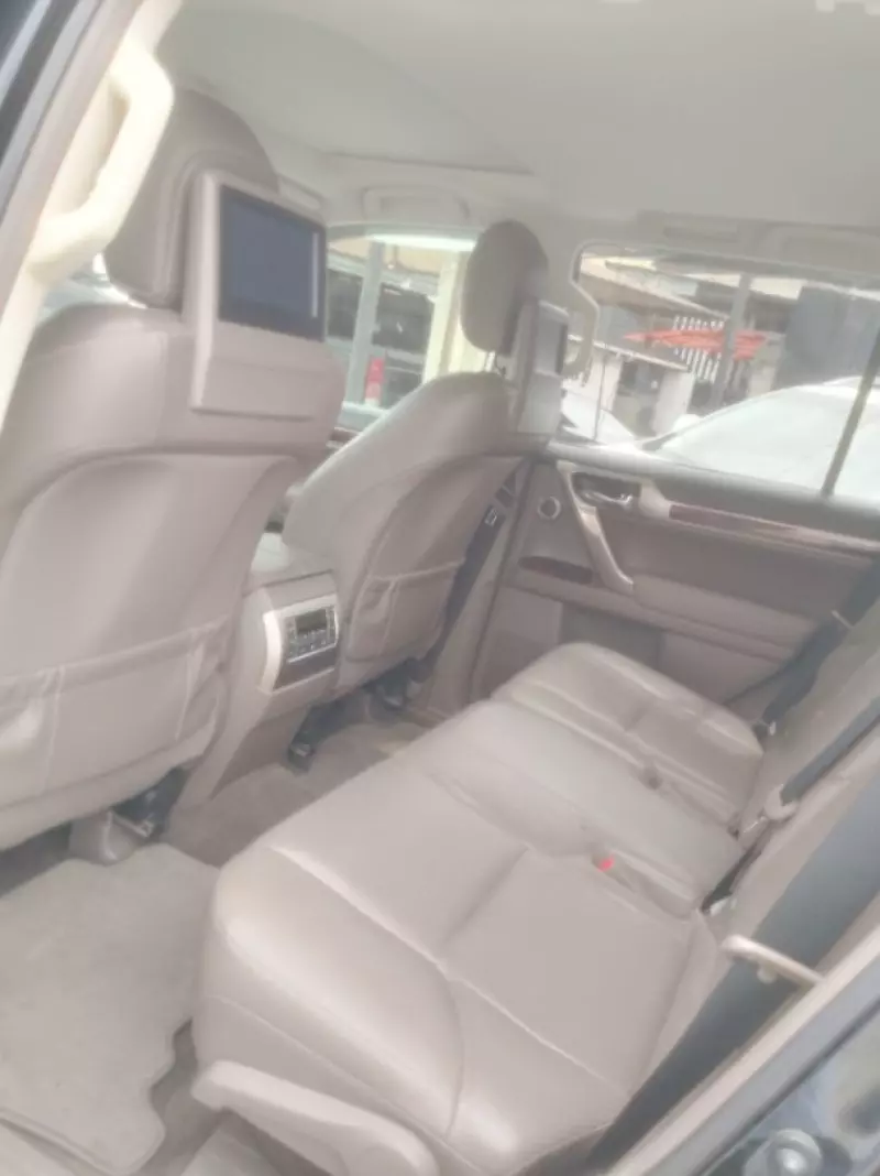 Lexus GX 460   - 2012