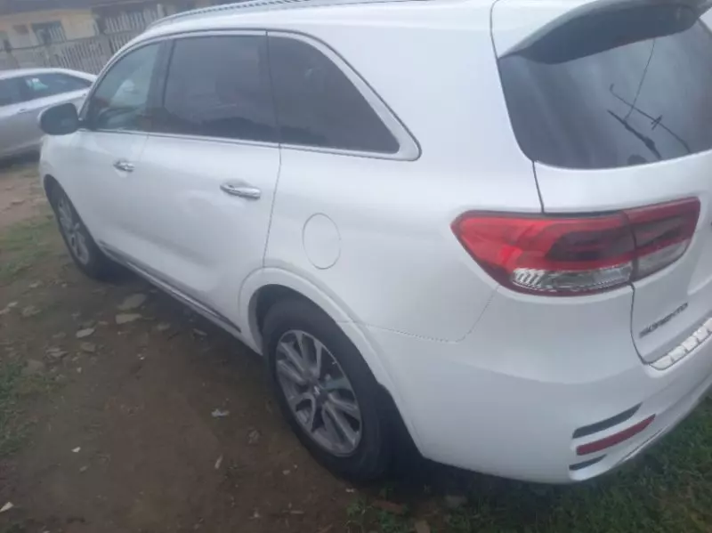 KIA Sorento   - 2017