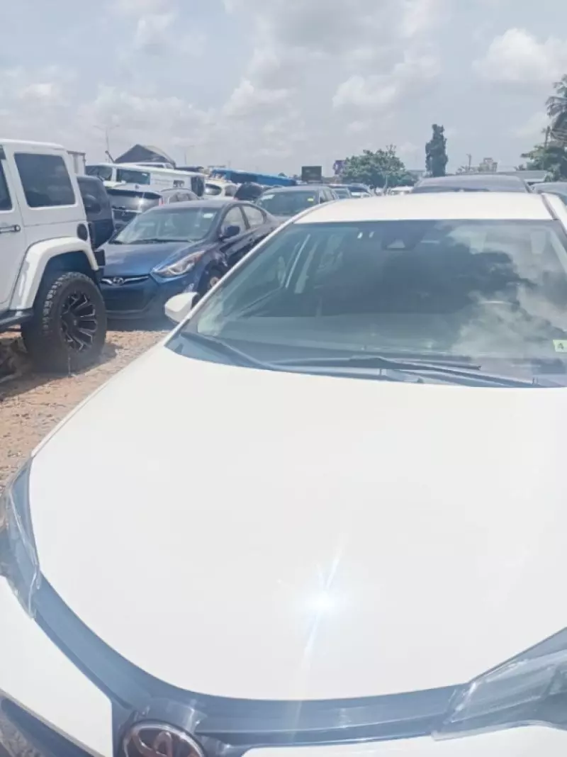 Toyota Camry   - 2019