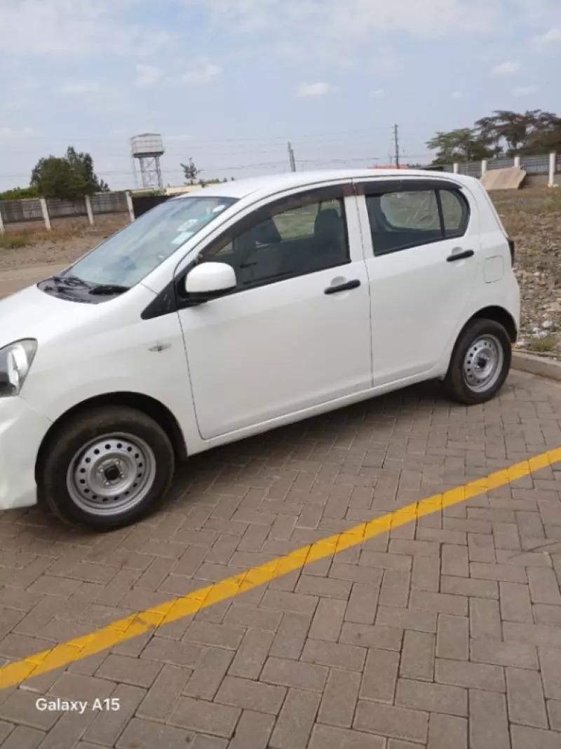 Daihatsu Mira    -