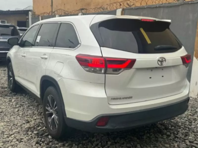 Toyota Highlander   - 2019